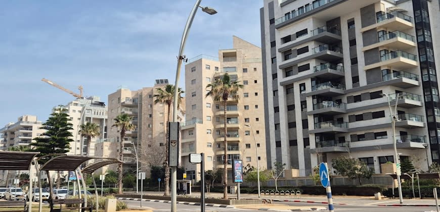דירה עם מרפסת